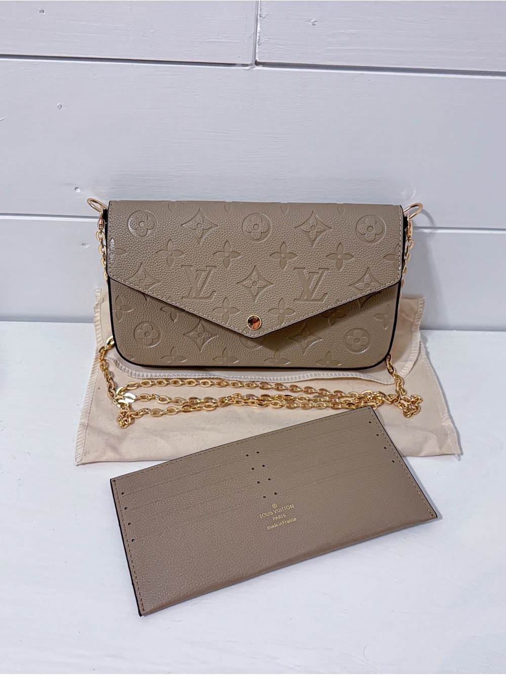 Cute monogram leather purse - Picture 7 of 8